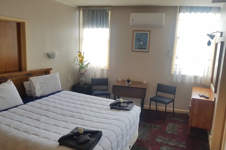 Room 13 of 27