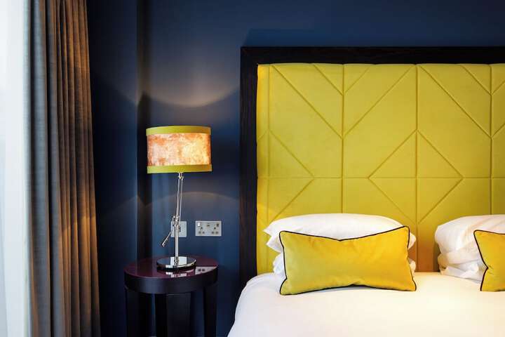 Room 34 of 100