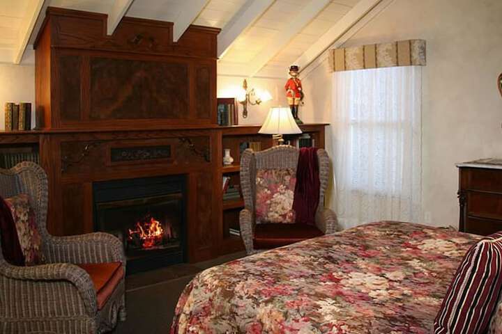 Room 2 of 38