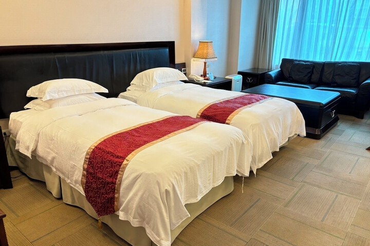 Room 9 of 43