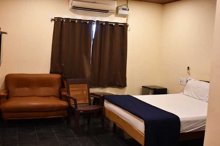 Room 7 of 11