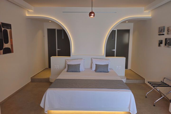 Room 17 of 97