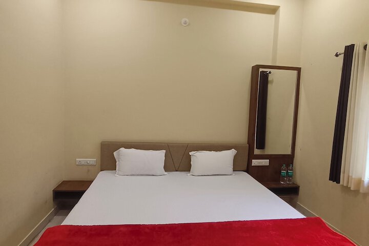 Room 18 of 77