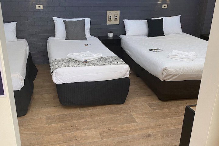Room 35 of 65