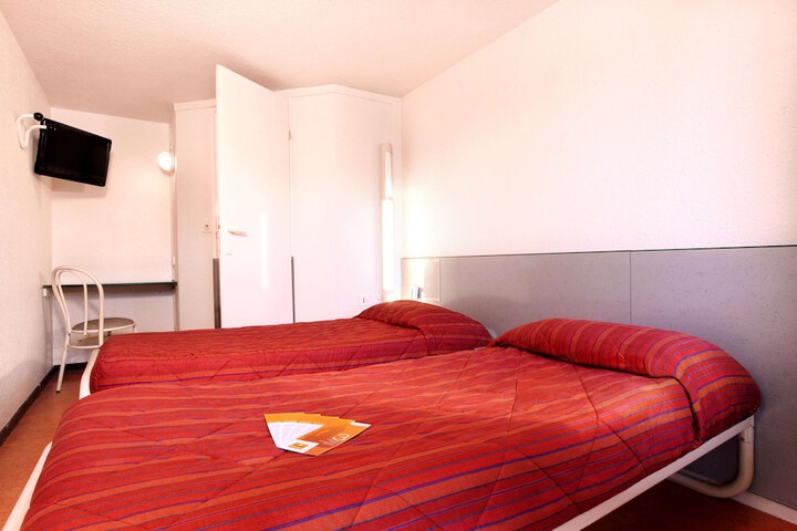Room 7 of 26
