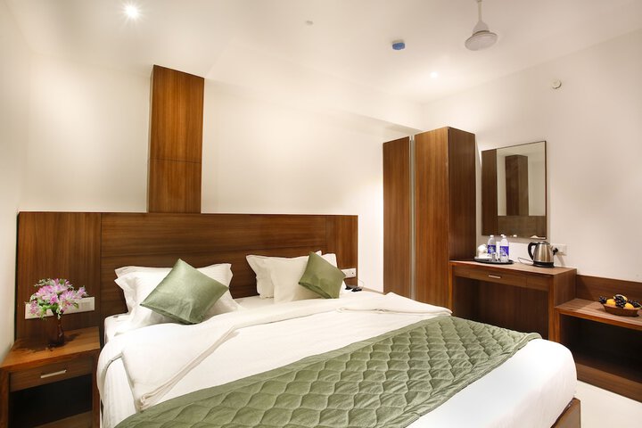 Room 9 of 17