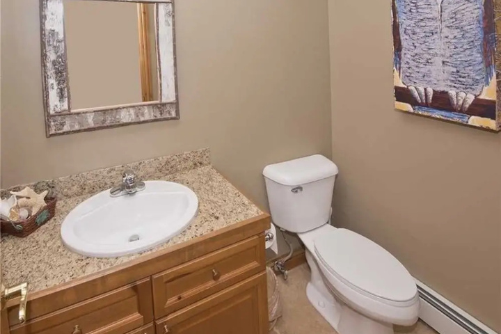 Room 9 of 18