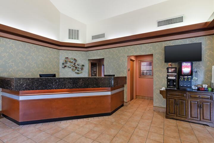 Entrance & Lobby