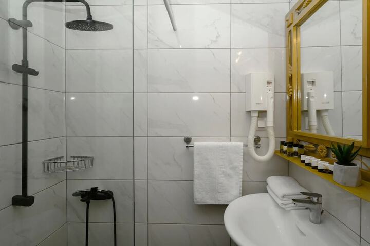 Room 92 of 107