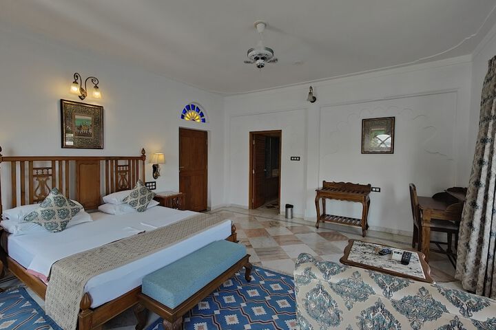 Room 6 of 34