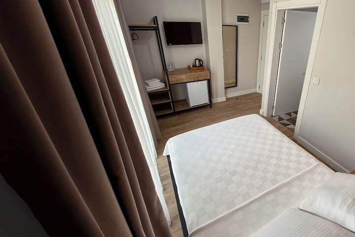 Room 37 of 61
