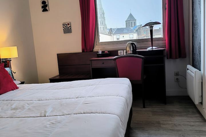 Room 34 of 113