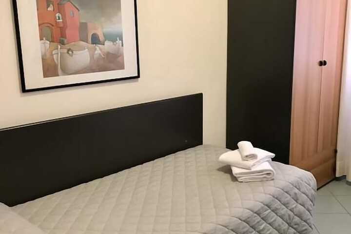 Room 12 of 72