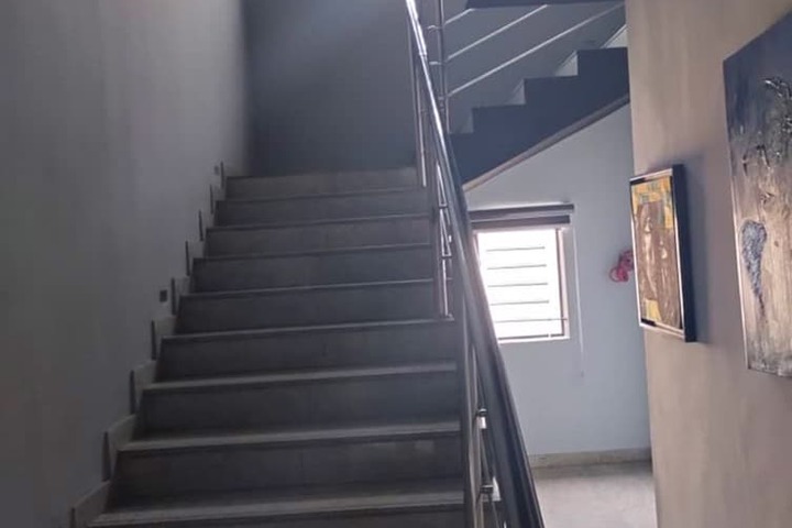The Crib-Artist Residence