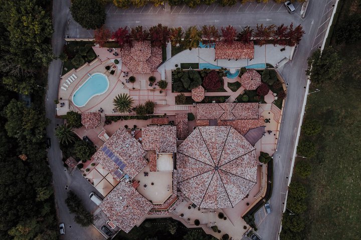 Hotel 32 of 36