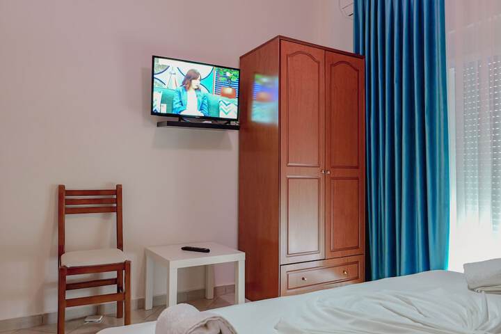 Room 44 of 101