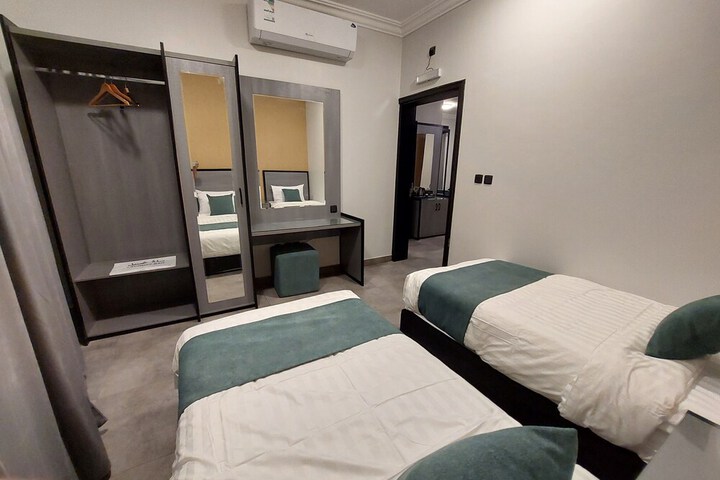 Room 28 of 60