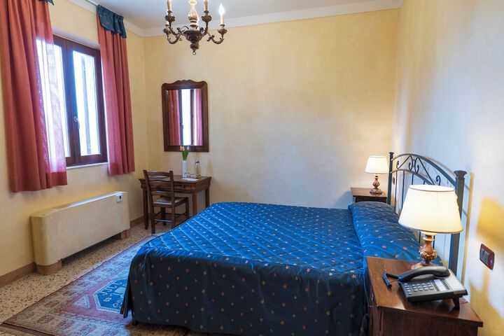 Room 35 of 74