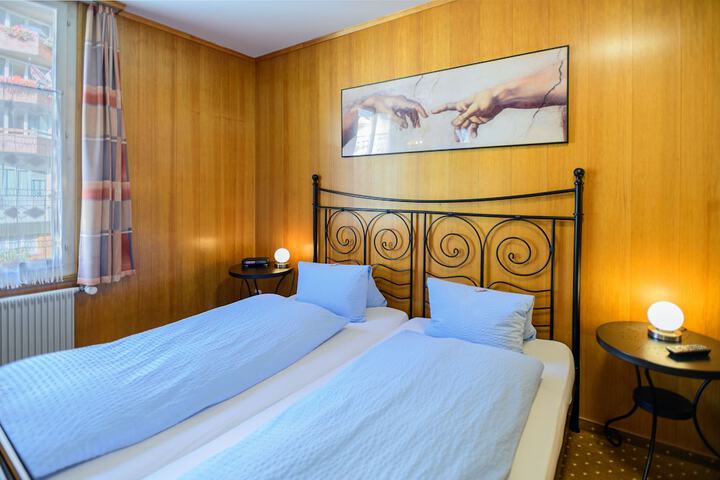 Room 44 of 120