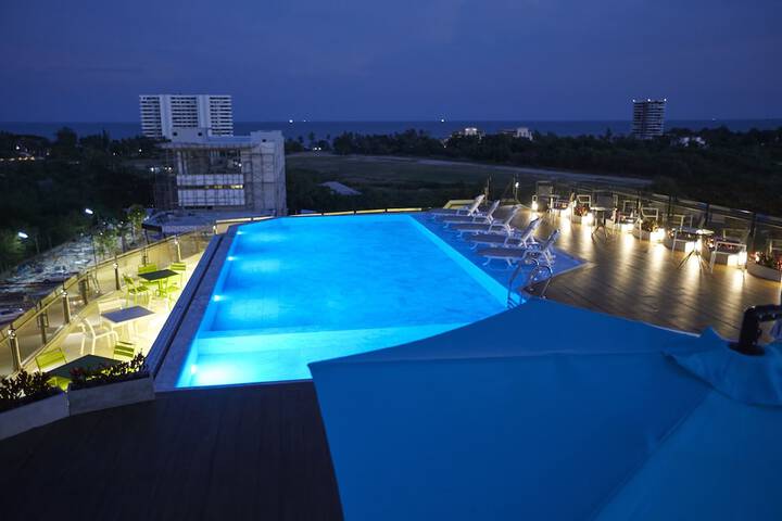 Pool Hotel