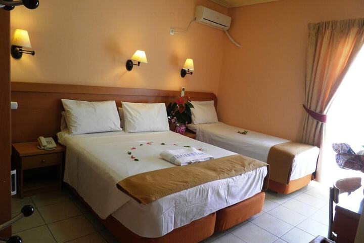 Room 7 of 47