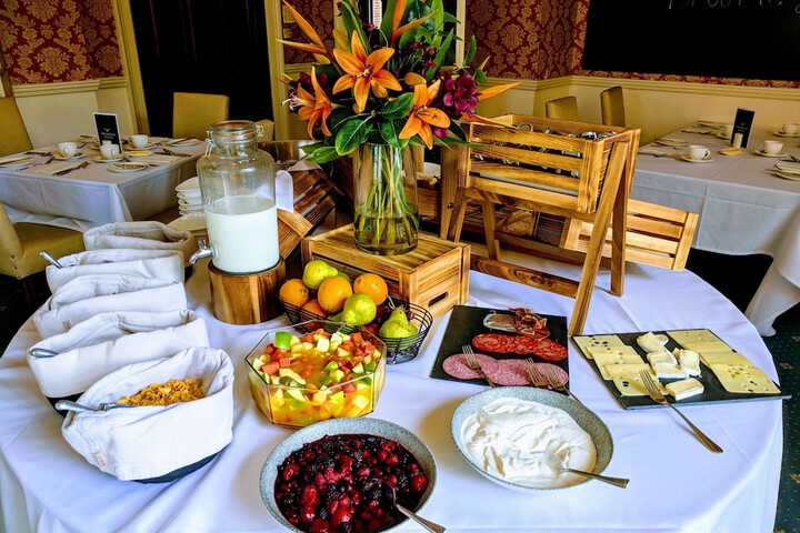 Breakfast/Coffee Service 75 of 104