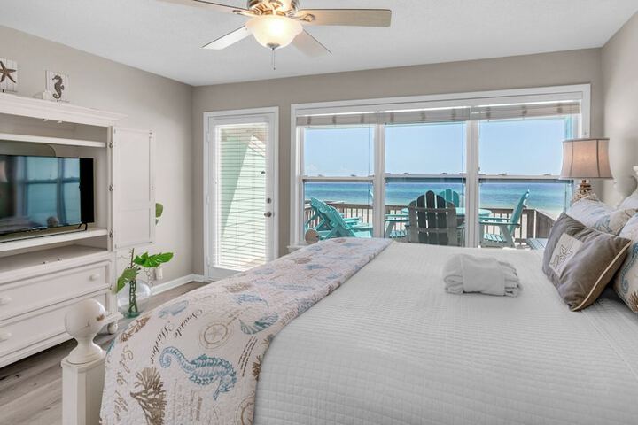 Gulf front Townhome Stunning Luxury Beach Retreat