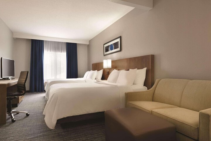 2 Queen Beds (1 of 3)