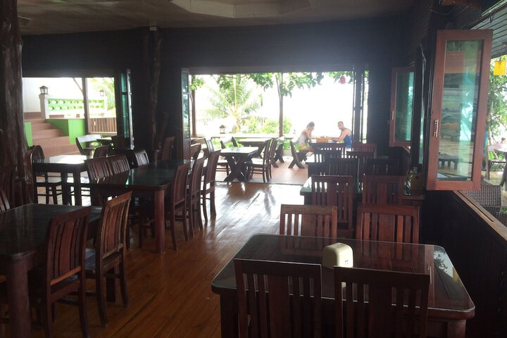Dining 59 of 65