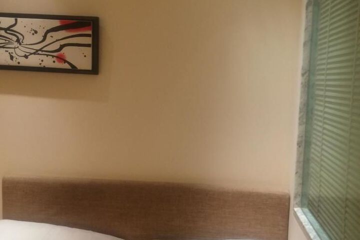 Room 11 of 166