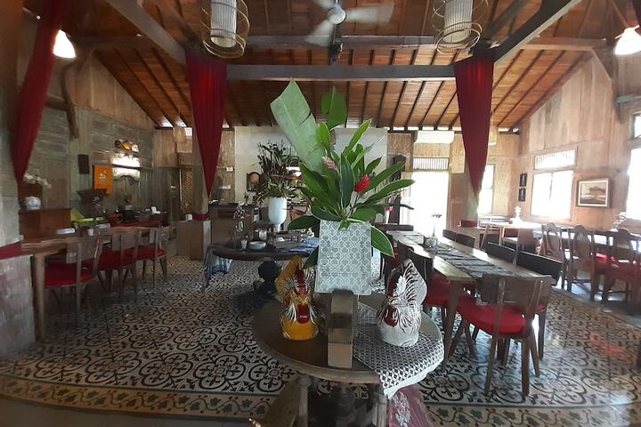 Dining Photos