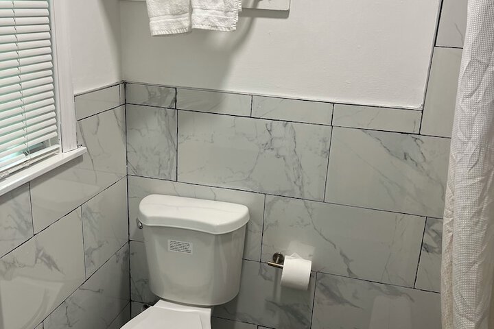 Room 32 of 53