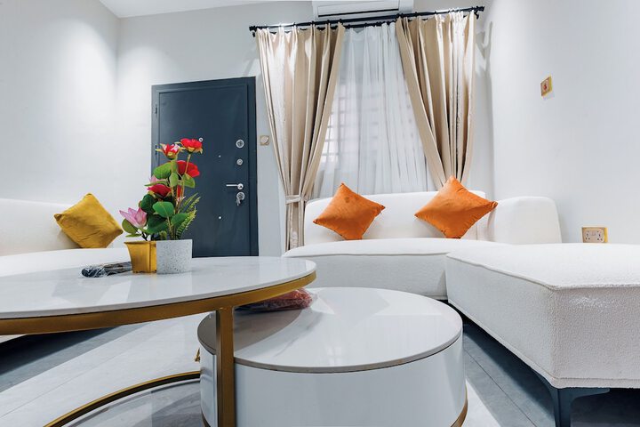 Room 13 of 20
