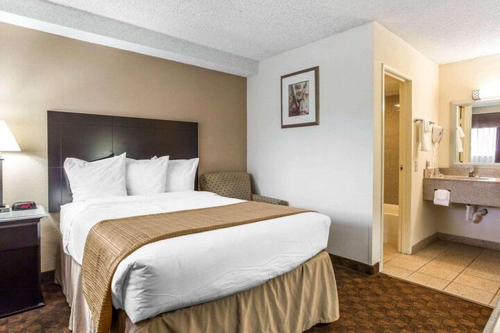 2 Double Beds (2 of 10)