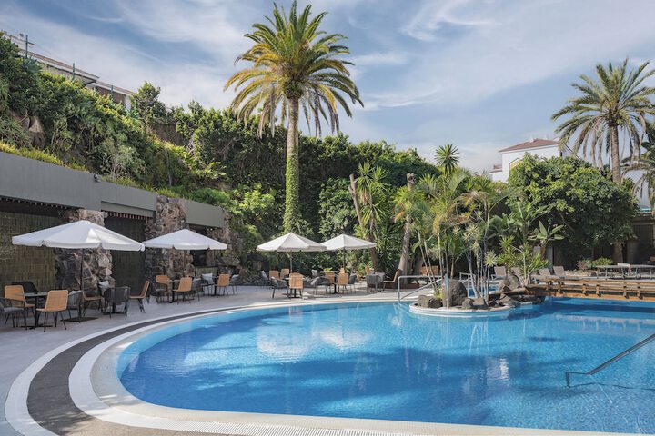 Pool Hotel