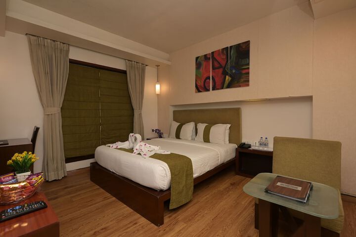 Room 6 of 48