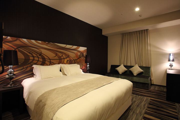 Room 8 of 53