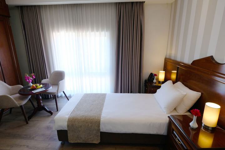 Room 13 of 53