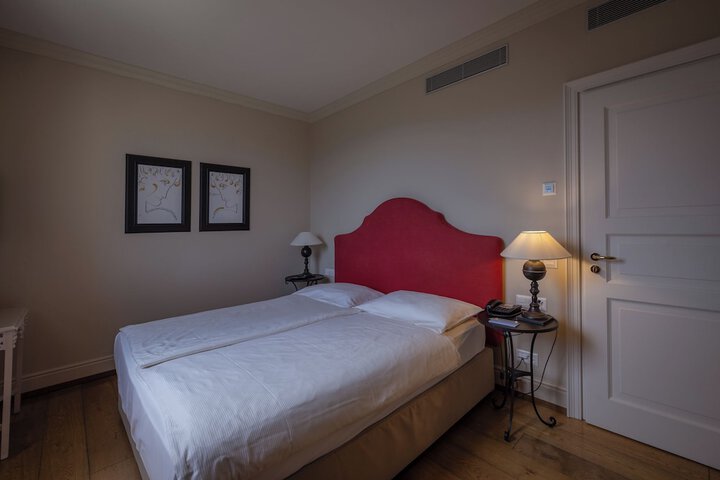 Room 21 of 307