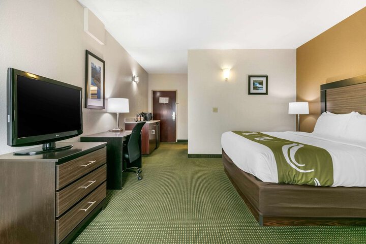 1 King Bed (9 of 13)