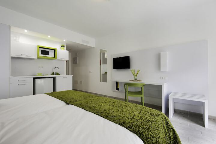 Room 3 of 46