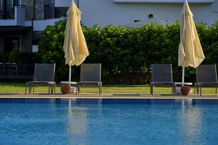 Pool 49 of 158