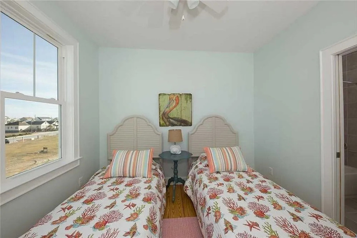 Room 3 of 16