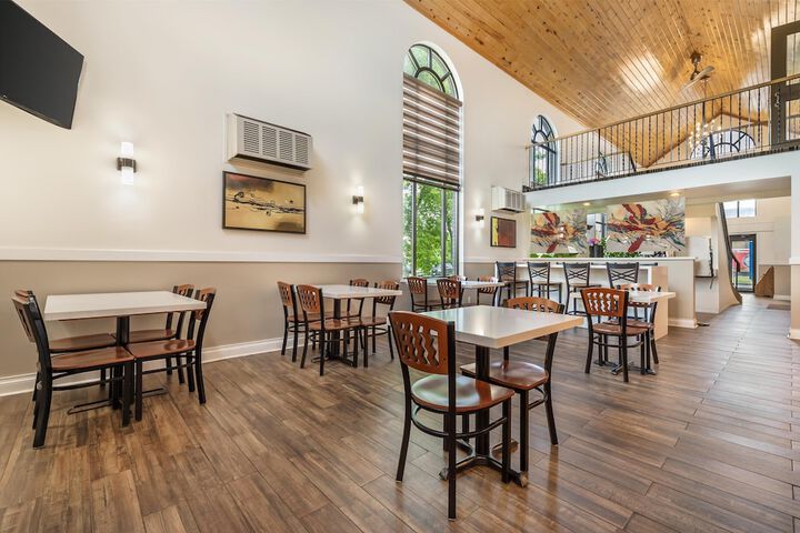 Breakfast area