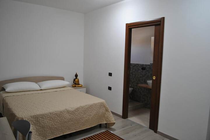 Room 13 of 37