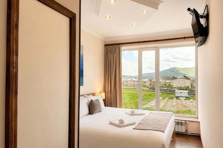 Room 32 of 75