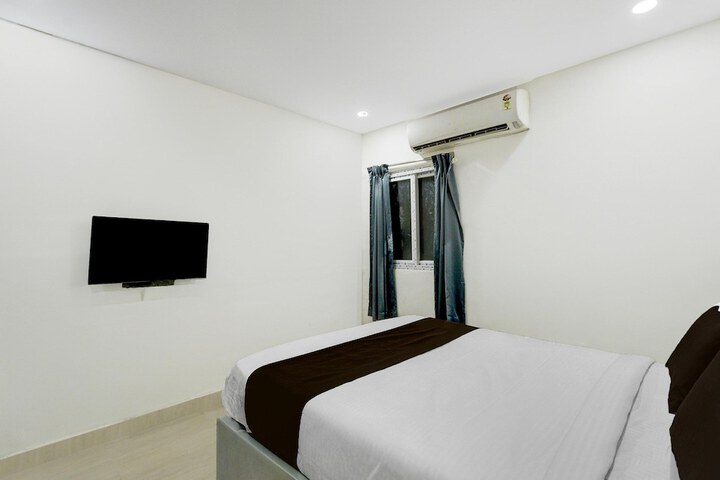 Room 12 of 25