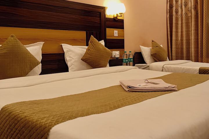 Room 8 of 34
