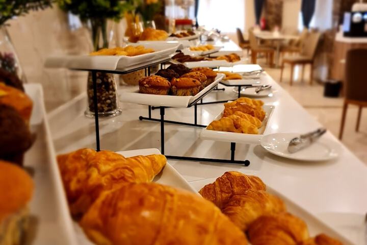 Breakfast/Coffee Service 44 of 73