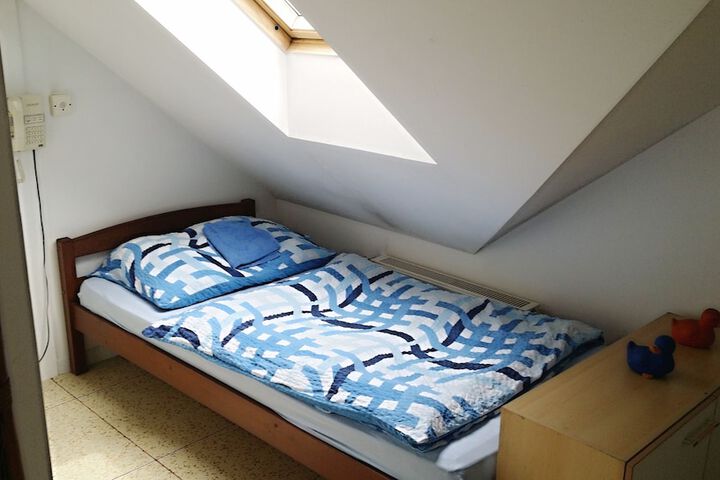 Room 25 of 209